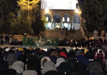 60 ألف مصلٍ أدوا اليوم صلاتي العشاء والتراويح في المسجد الأقصى