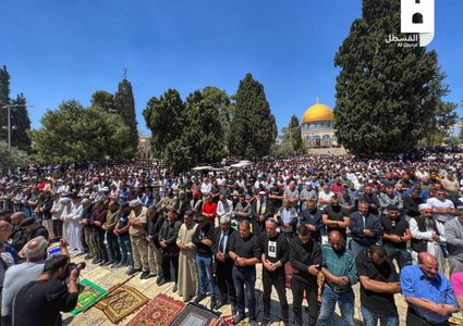 50 ألف مصلٍّ أدوا صلاة الجمعة الثانية من رمضان في المسجد الأقصى