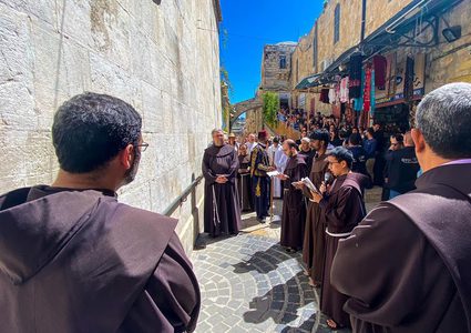 الكنائس المسيحية التي تسير حسب التقويم الغربي تحيي "الجمعة العظيمة"