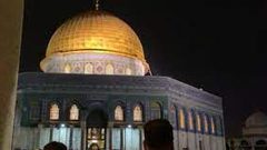 مظاهرة داخل "الأقصى" عقب صلاة المغرب احتجاجا على العدوان عليه والمصلين فيه