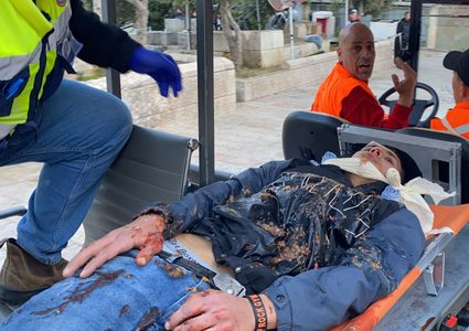 صور : عشرات الاصابات إثر اعتداء الاحتلال على المصلين في المسجد الأقصى