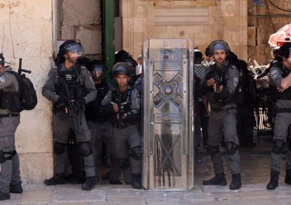 شرطة الاحتلال تقمع وقفة نصرة للأقصى في الناصرة وتعتقل 6 أشخاص