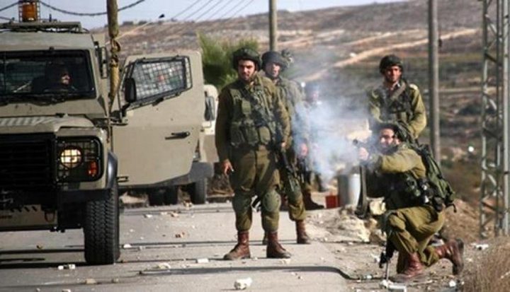 إصابة عشرات العمال بالاختناق واعتقال شاب جنوب غرب جنين