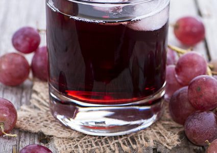 عصير العنب الطبيعي