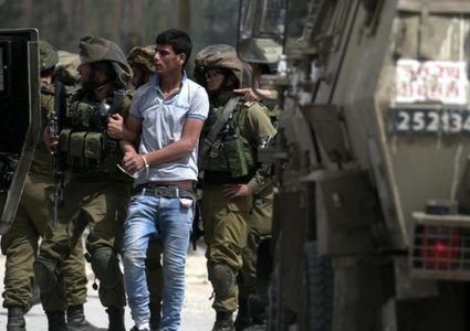 قوات الاحتلال تعتقل أسيرا محررا من يعبد جنوب جنين