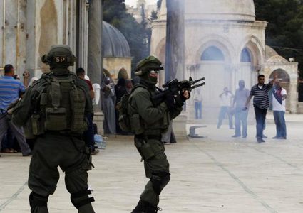 عريضة أميركية تطالب بادين بإدانة اعتداءات الاحتلال على المسجد الأقصى