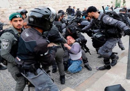 قوات الاحتلال تعتقل شابا من  البلدة القديمة في القدس