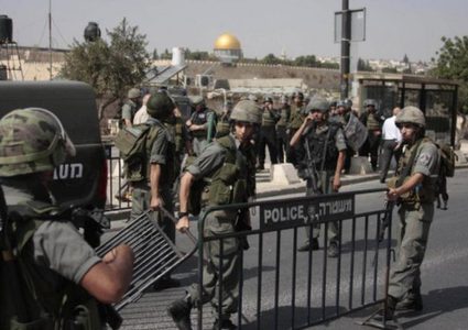 سلطات الاحتلال تبعد شابا عن الأقصى