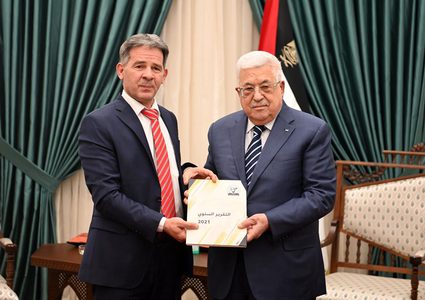 الرئيس يتسلم التقرير السنوي لهيئة مكافحة الفساد