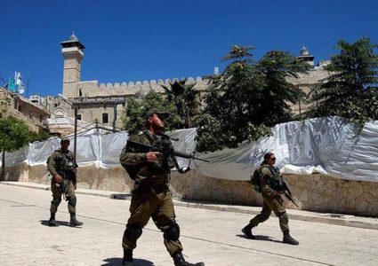 الاحتلال يغلق الحرم الإبراهيمي أمام المصلين