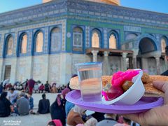افطار الصائمين في باحات المسجد الأقصى