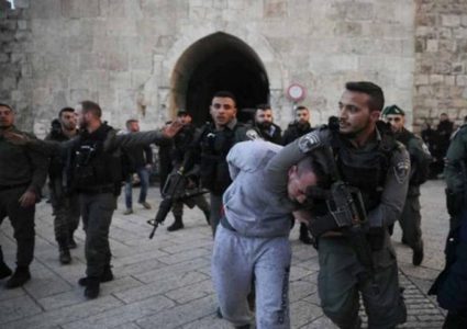 الاحتلال يعتقل شابا من باب الجديد في القدس