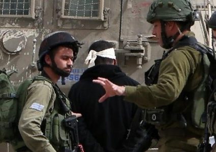 الاحتلال يعتقل ثلاثة شبان من مدينة البيرة