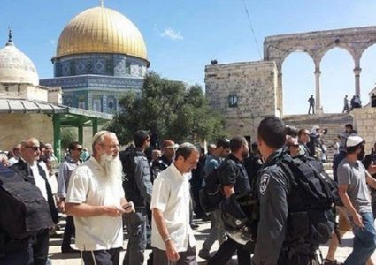 بحماية مشددة.. 350 مستوطنًا اقتحموا الأقصى حتى هذه اللحظة