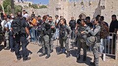 مواجهات في باب العامود واعتقال شاب عقب مسيرة استفزازية للمستوطنين