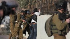 الاحتلال يعتقل أسيرا محررا من جنين على حاجز عسكري