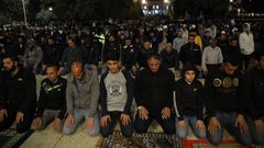 25 الف مصل أدوا صلاتي العشاء والتراويح في الأقصى