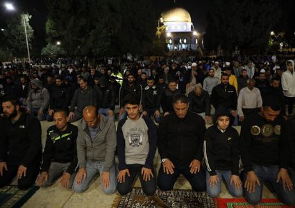 25 الف مصل أدوا صلاتي العشاء والتراويح في الأقصى