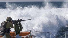 زوارق الاحتلال تطلق قذائفها المدفعية شمال غزة