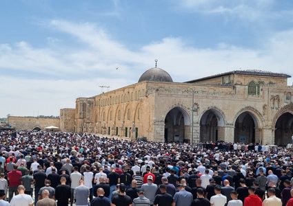 150 الف مصل ادوا اليوم صلاة الجمعة في المسجد الاقصى