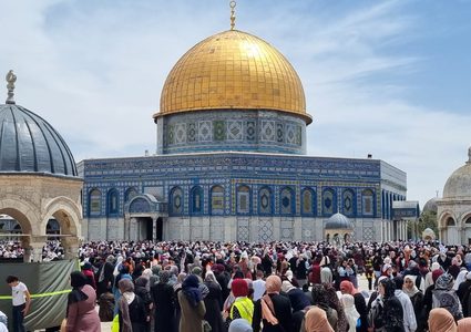 150 الف مصل ادوا اليوم صلاة الجمعة في المسجد الاقصى