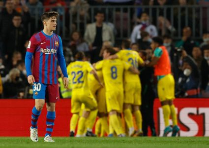 أداء متعرج يضع هدف برشلونة على المحك