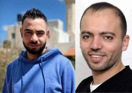 المعتقلان عواودة وريان يواصلان إضرابهما عن الطعام