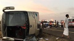 وفاة 8 معتمرين مصريين وإصابة آخرين في حادث مروع بالسعودية