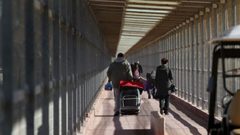 نقابة عمال غزة: إغلاق حاجز "إيرز" عقاب جماعي لـ 12 ألف عامل