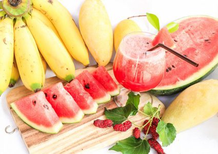 عصير البطيخ والموز وأهميته في رمضان