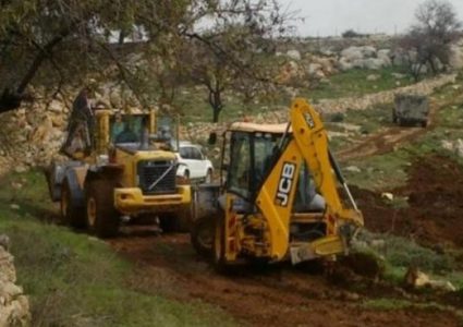 مستوطنون يجرفون 10 دونمات من اراضي الفارسية بالأغوار الشمالية