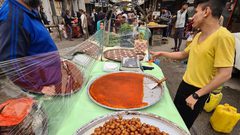 جولة في سوق دير البلح وسط قطاع غزة