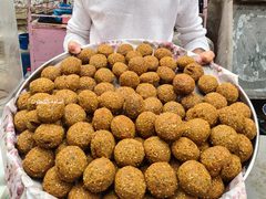 جولة في سوق دير البلح وسط قطاع غزة في الأواخر العشر من شهر رمضان المبارك.