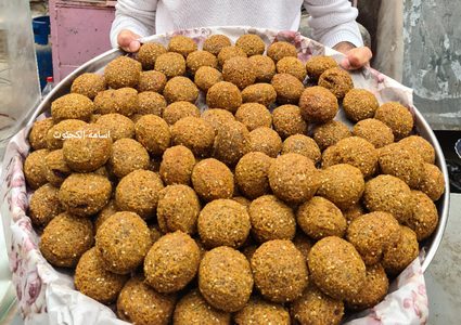 جولة في سوق دير البلح وسط قطاع غزة في الأواخر العشر من شهر رمضان المبارك.