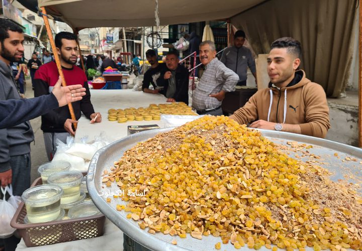 جولة في سوق دير البلح وسط قطاع غزة في الأواخر العشر من شهر رمضان المبارك.