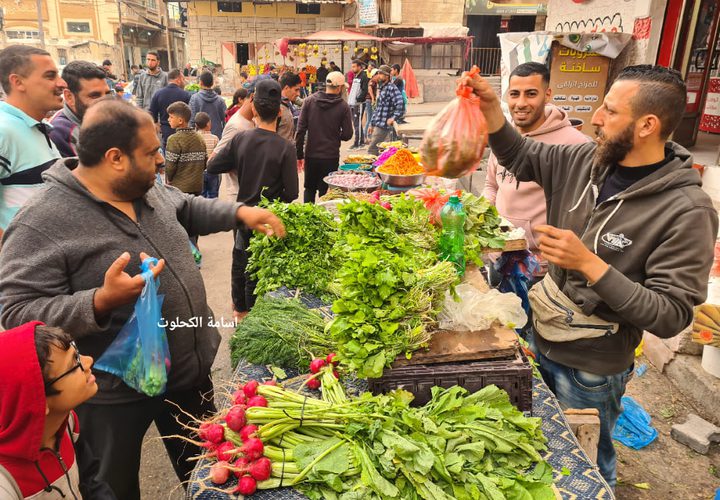 جولة في سوق دير البلح وسط قطاع غزة في الأواخر العشر من شهر رمضان المبارك.