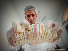 مصانع الحلقوم في قطاع غزة تنشط استعدادًا لموسم عيد الفطر المبارك ..