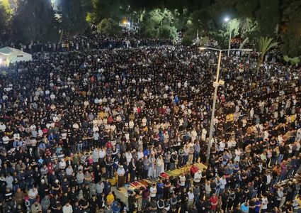 ربع مليون مصل يحيون ليلة القدر في رحاب المسجد الأقصى المبارك