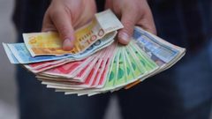 صرف مخصصات ذوي الشهداء والجرحى والأسرى والمحررين عن نيسان اليوم وغدًا