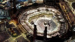 مشاهد مهيبة تُظهِر امتلاء الحرم المكّي وساحاته هذه الليلة