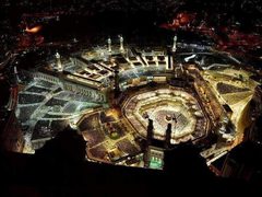 مشاهد مهيبة تُظهِر امتلاء الحرم المكّي وساحاته هذه الليلة