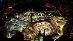 مشاهد مهيبة تُظهِر امتلاء الحرم المكّي وساحاته هذه الليلة