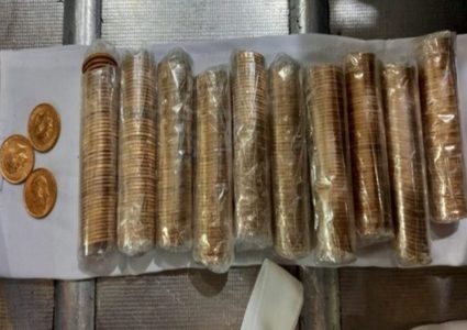 اعتقال 3 فلسطينيين بمطار "بن غوريون" لتهريبهم 1000 قطعة ذهبية