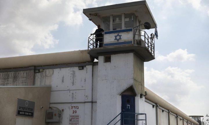 إنهاء عزل 52 معتقلا من معتقلي الجبهة الشعبية