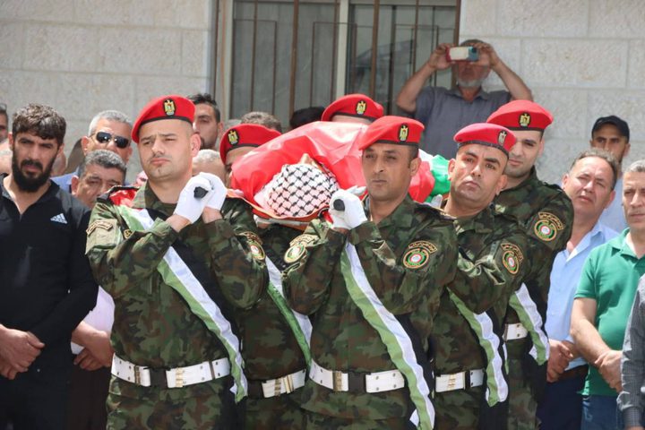 تشييع جثمان الشهيد عدوان إلى مثواه الأخير في عزون بقلقيلية