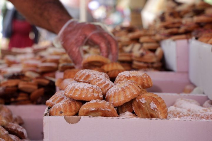 دولة تعلن أن اليوم أول أيام عيد الفطر