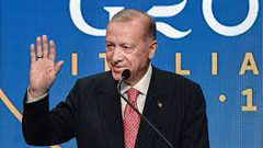 أردوغان يؤكد مواصلة المساعي لإيجاد حل دبلوماسي للأزمة الأوكرانية
