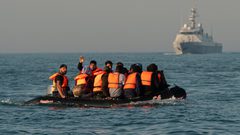 بريطانيا:250 مهاجراً عبروا المانش في يوم واحد