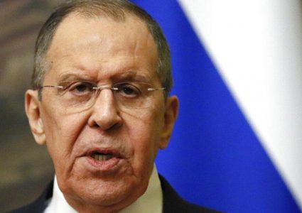 "إسرائيل" تستدعي السفير الروسي بعد تصريحات لافروف حول زيلينسكي وهتلر