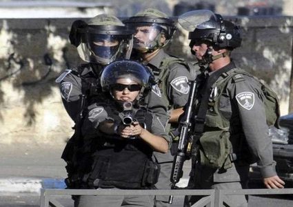 اللد: اعتقال أربعة أشخاص بتهمة الاعتداء على شرطة الاحتلال